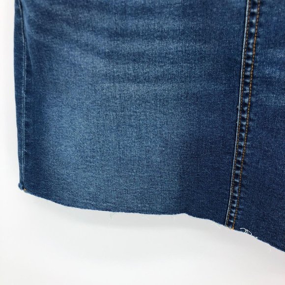 NWT BDG Denim Jeans Mini Skirt Sz 4 Frayed Belted - Picture 2 of 14